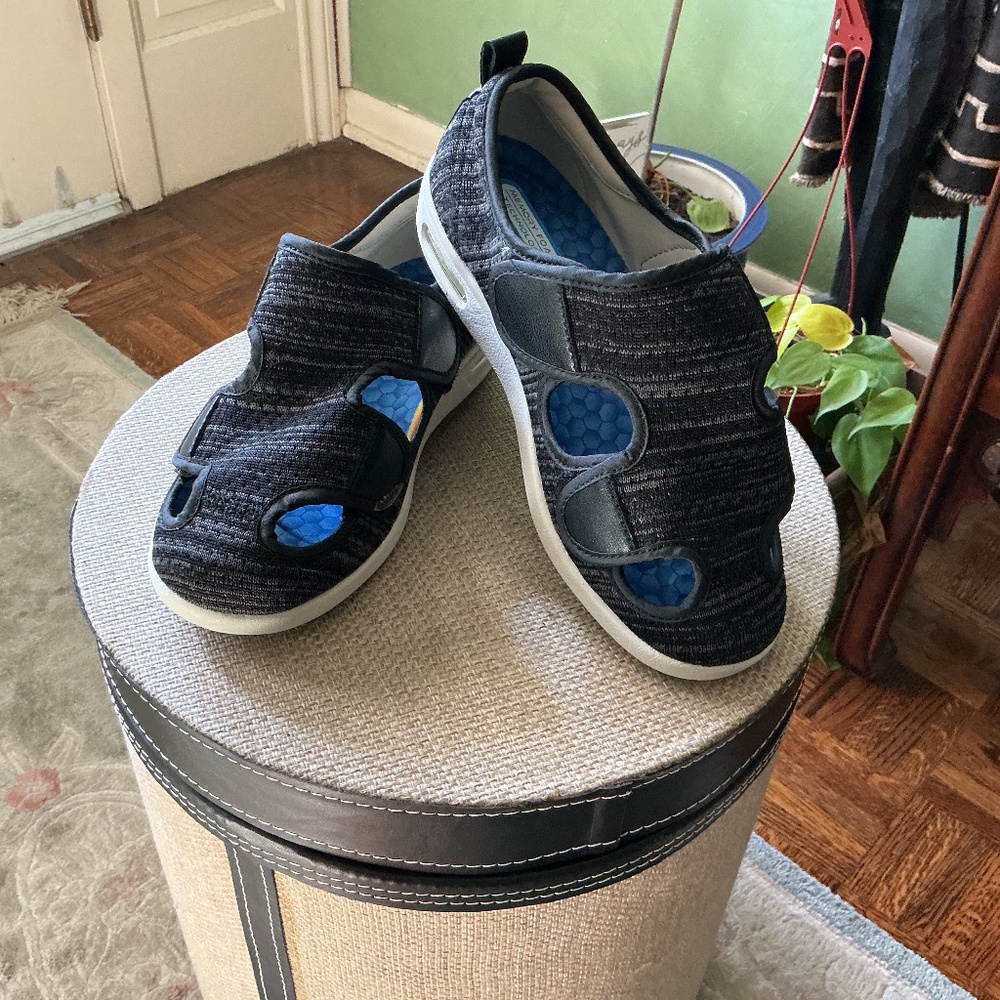 Memory Form walking shoes